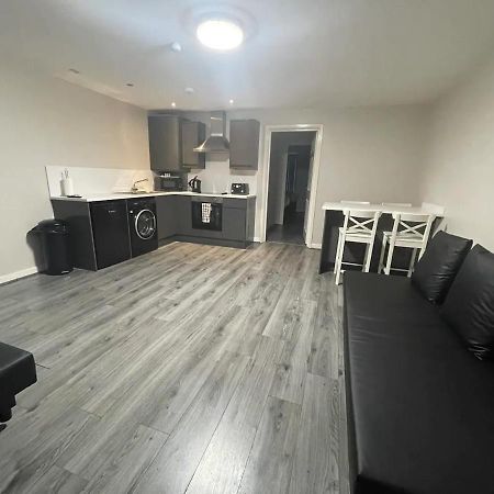 Hosted By Ryan - 2 Bedroom Apartment 利物浦 外观 照片